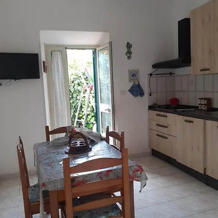 Cozy House With Garden In 펜션